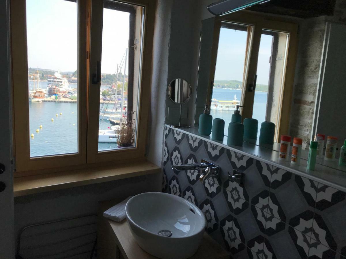 Studio First Row To The Sea Ровин Екстериор снимка